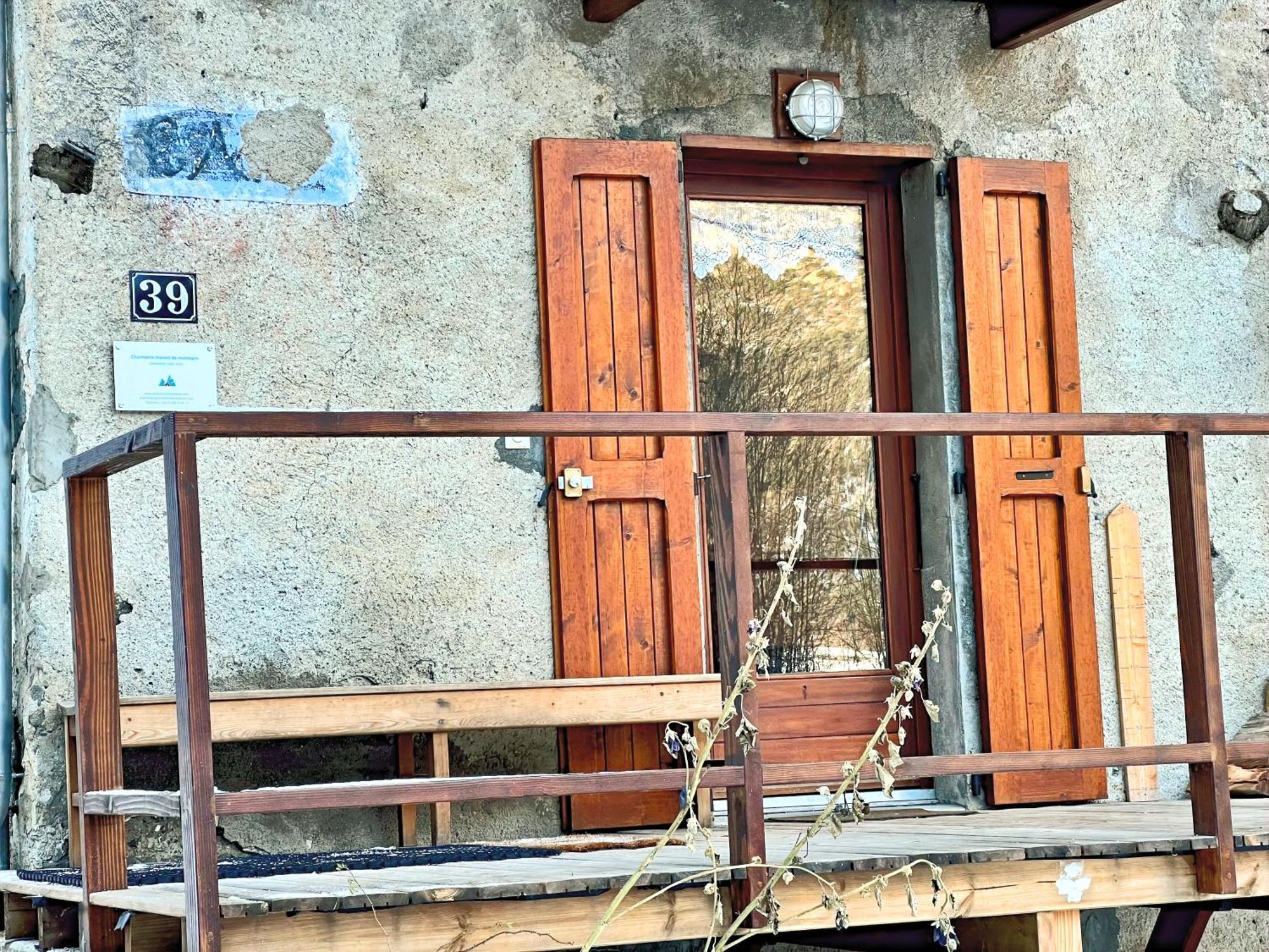 Charmante Maison De Montagne Briançon Buitenkant foto
