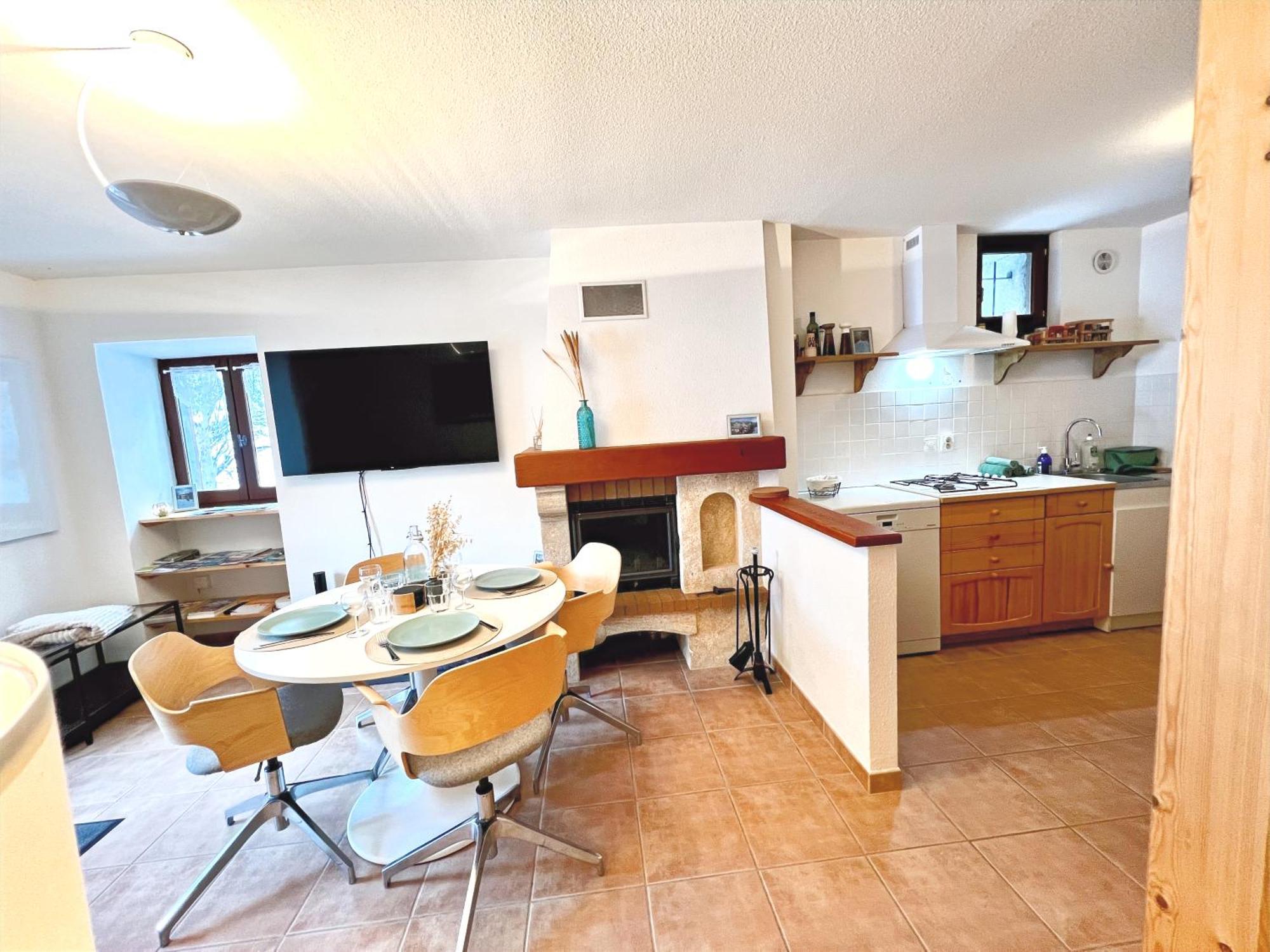 Charmante Maison De Montagne Briançon Buitenkant foto
