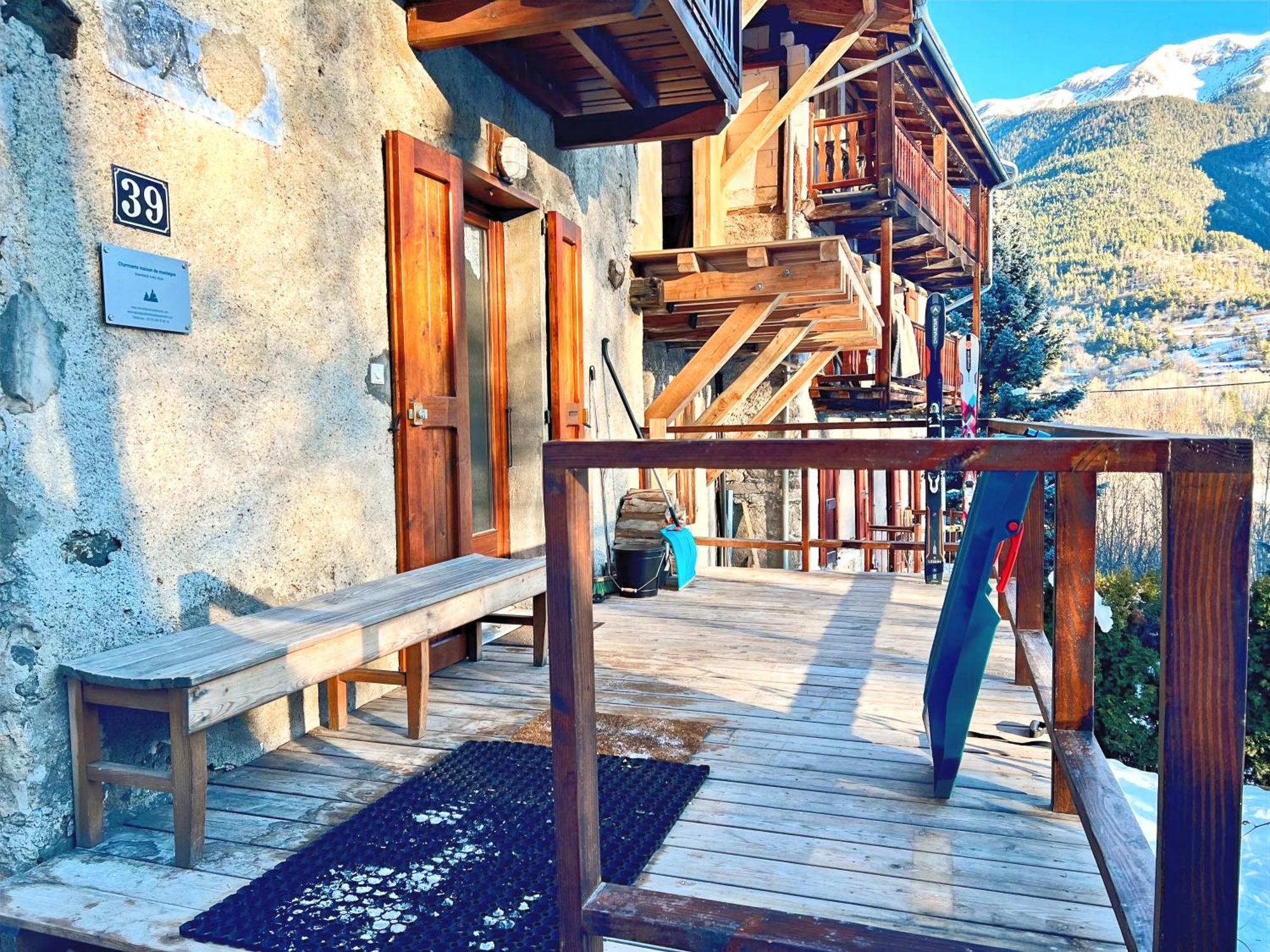 Charmante Maison De Montagne Briançon Buitenkant foto