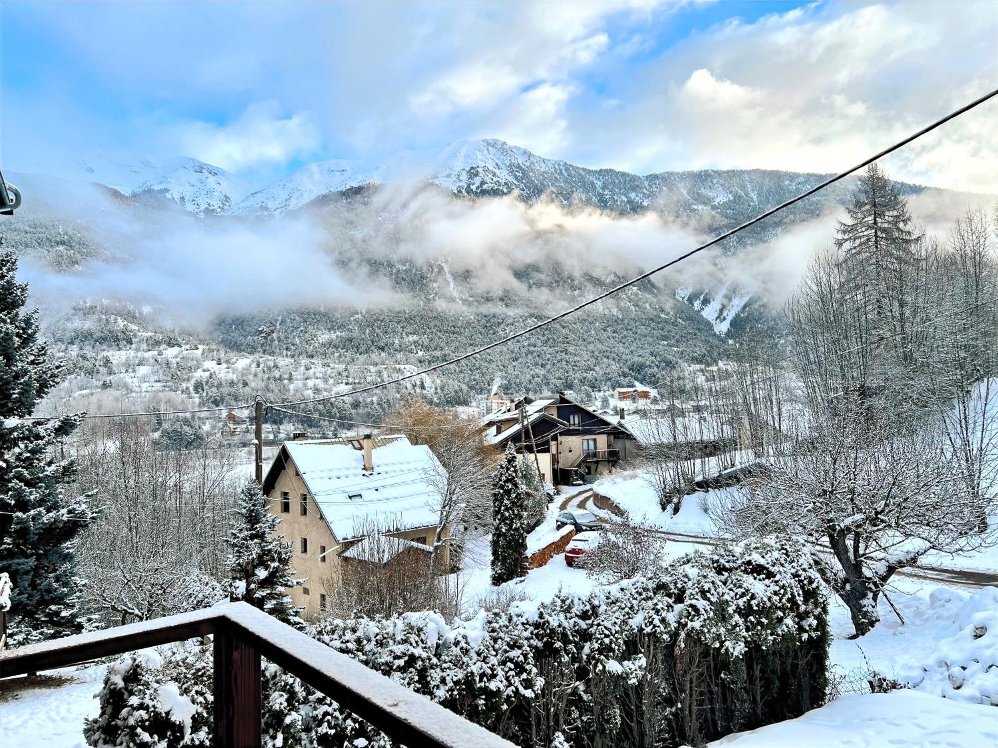 Charmante Maison De Montagne Briançon Buitenkant foto