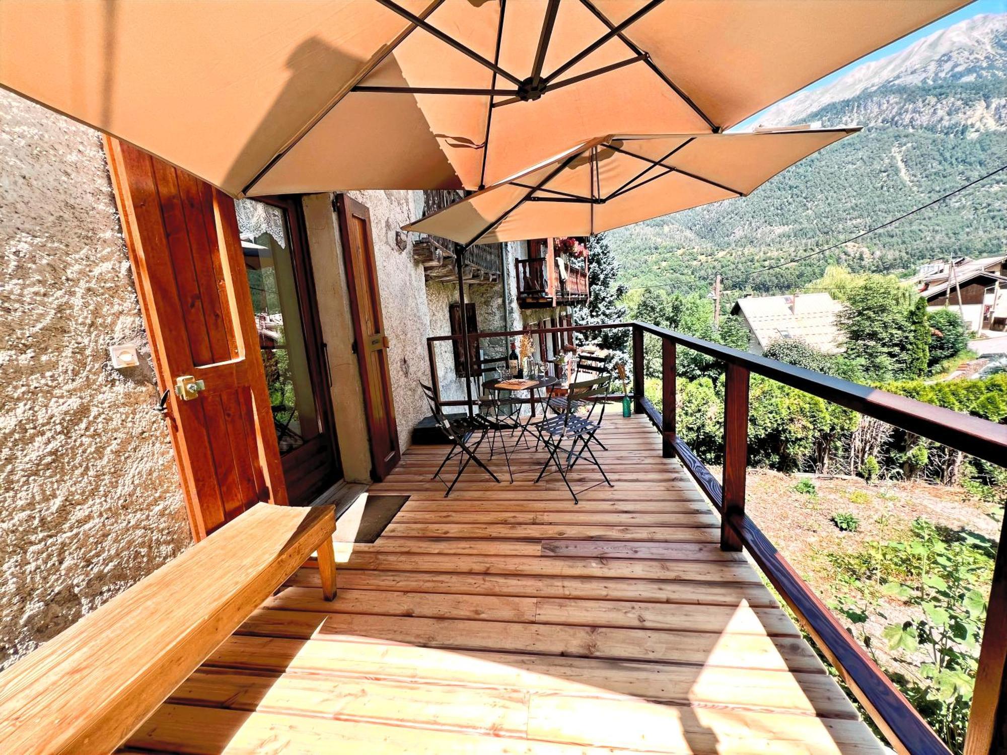 Charmante Maison De Montagne Briançon Buitenkant foto