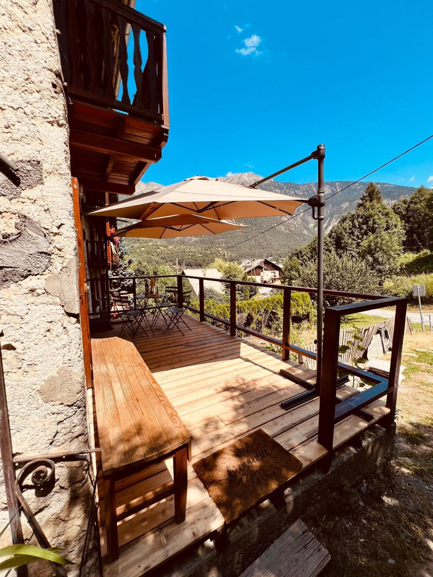 Charmante Maison De Montagne Briançon Buitenkant foto