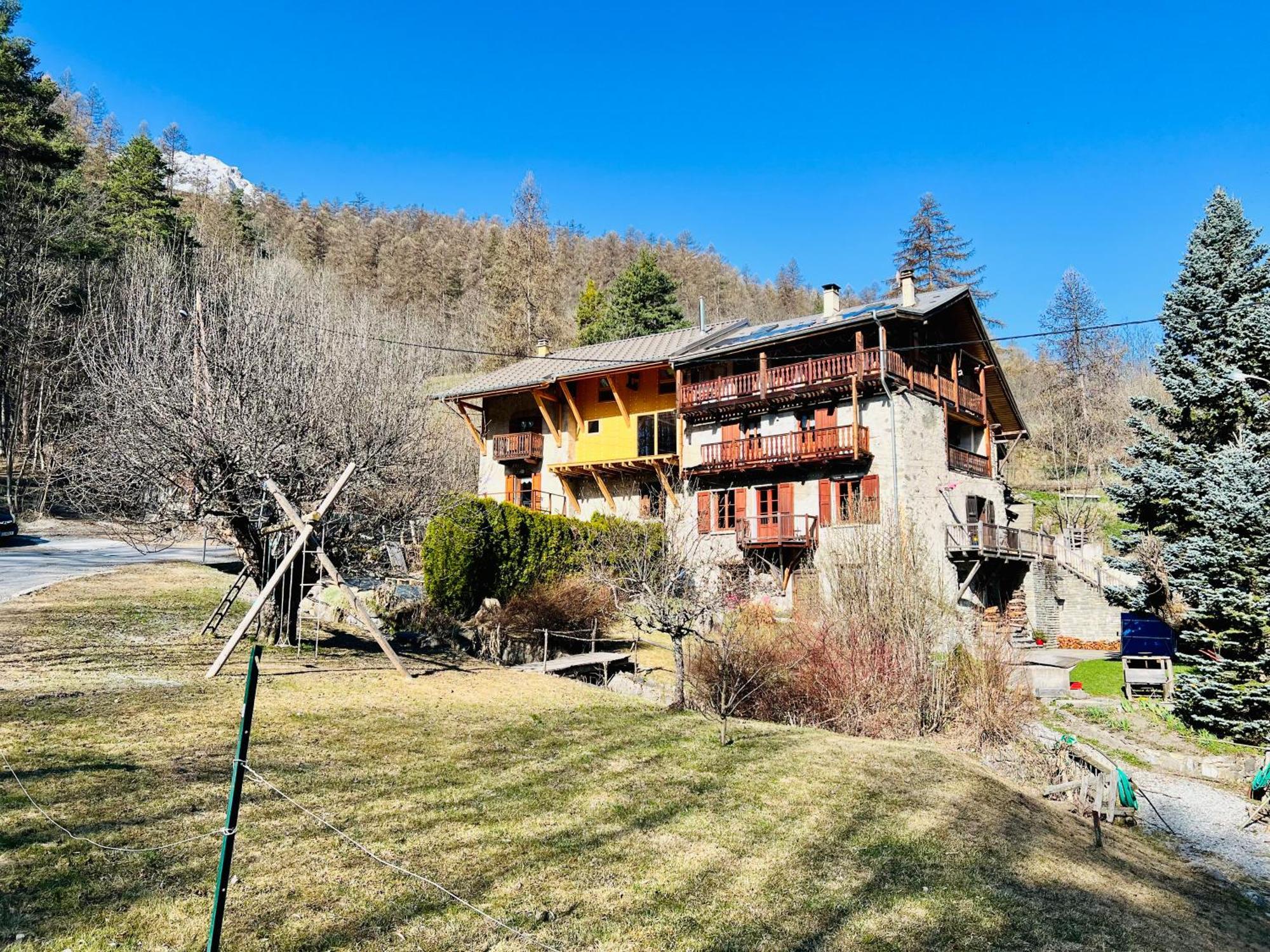 Charmante Maison De Montagne Briançon Buitenkant foto